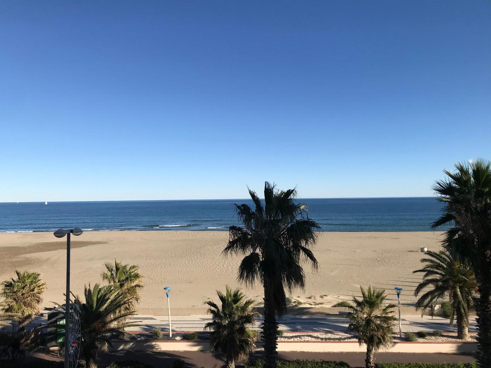 Appartement Face A La Mer - 6 A 8 Personnes - Canet En Roussillon Екстериор снимка